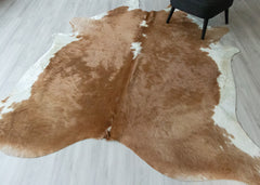 Hereford Brown And White Cowhide Rug (Size: 260 x 230 CM) CHR2404