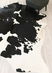 Black And White Cowhide Rug (Size: 240 X 200 CM) CHR2359