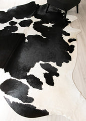 Black And White Cowhide Rug (Size: 260 X 220 CM) CHR2361