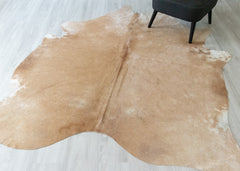 Beige And White Cowhide Rug (Size: 240 X 200 CM) CHR2380