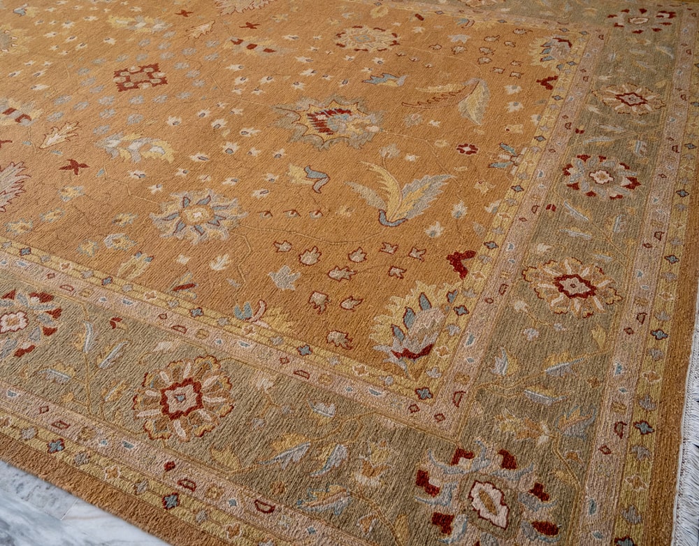 Oriental Heritage Sumac Agra Hand-Knotted Wool Rug