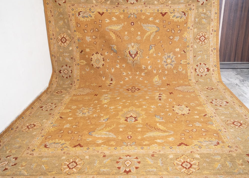 Oriental Heritage Sumac Agra Hand-Knotted Wool Rug