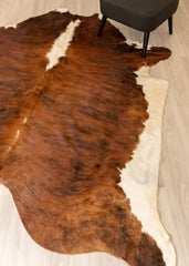 Medium White Spine Belly Brindle Cowhide Rug (Size: 250 X 210 CM) CHR1921