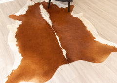 Hereford Brown And White Cowhide Rug (Size: 220 x 190 CM) CHR2211