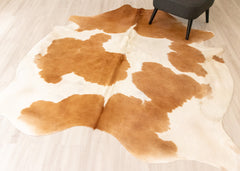 Beige And White Cowhide Rug (Size: 230 X 200 CM) CHR2217