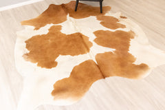 Beige And White Cowhide Rug (Size: 230 X 200 CM) CHR2217