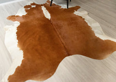 Hereford Brown And White Cowhide Rug (Size: 270 x 220 CM) CHR2533