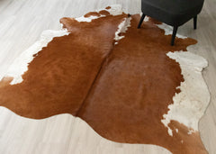 Hereford Brown And White Cowhide Rug (Size: 230 x 200 CM) CHR2534