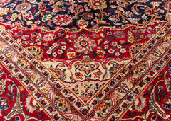 Vintage Isfahan Hand-Knotted Wool Persian Rug (Size: 285 X 390 CM)