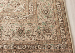 Vintage Isfahan Hand-Knotted Wool Persian Rug (Size: 280 X 400 CM)