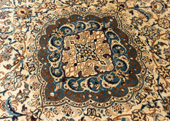 Vintage Nain Hand-Knotted Wool Persian Rug (Size: 250 X 350 CM)