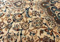 Vintage Nain Hand-Knotted Wool Persian Rug (Size: 250 X 350 CM)