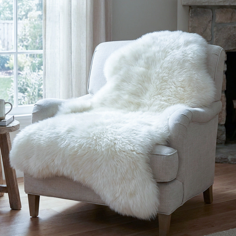 single natural white sheepskin rug