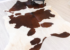 Brown And White Cowhide Rug (Size: 270 X 220 CM) CHR2166