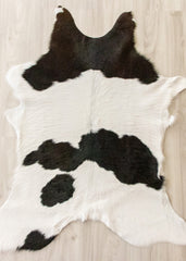 Calfskin - Black/White (Size: 115 X 90 CM)