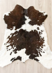 Calfskin - Black/White (Size: 95 X 75 CM)