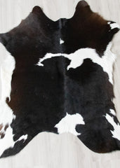 Calfskin - Black/White (Size: 120 X 90 CM) CS612