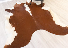 Hereford Brown And White Cowhide Rug (Size: 230 x 200 CM) CHR2151