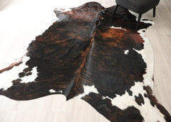 Exotic Tricolor Cowhide Rug (Size: 230 X 200 CM) CHR2736