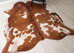 Brown And White Cowhide Rug (Size: 230 X 190 CM) CHR2715