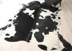 Black And White Cowhide Rug (Size: 230 X 210 CM) CHR2731