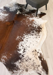 Salt Pepper Tri-Color Cowhide Rug (Size: 260 X 200 CM) CHR2144
