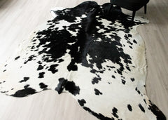 Black And White Cowhide Rug (Size: 250 X 220 CM) CHR2636