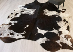 Black And White Cowhide Rug (Size: 260 X 240 CM) CHR2156