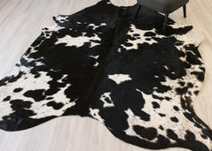 Black And White Cowhide Rug (Size: 260 X 230 CM) CHR2157