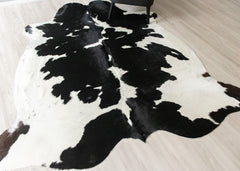 Black And White Cowhide Rug (Size: 250 X 220 CM) CHR2637