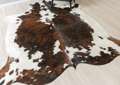 Exotic Tricolor Cowhide Rug (Size: 250 X 220 CM) CHR2633