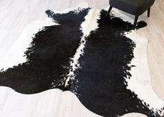Hereford Black And White Cowhide Rug (Size: 210 x 200 CM) CHR2062