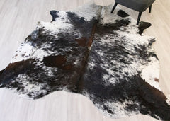Salt Pepper Tri-Color Cowhide Rug (Size: 230 X 210 CM) CHR2131