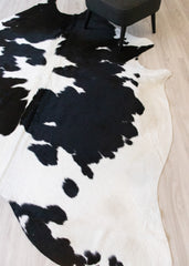 Black And White Cowhide Rug (Size: 270 X 210 CM) CHR2090