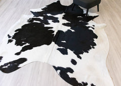 Black And White Cowhide Rug (Size: 270 X 210 CM) CHR2090
