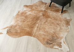 Beige And White Cowhide Rug (Size: 190 X 180 CM) CHR2523