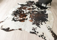 Exotic Tricolor Cowhide Rug (Size: 250 X 220 CM) CHR2605