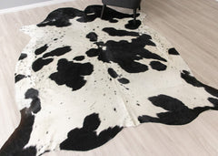 Black And White Cowhide Rug (Size: 250 X 210 CM) CHR2609
