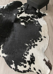 Black And White Cowhide Rug (Size: 250 X 220 CM) CHR2614