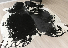 Black And White Cowhide Rug (Size: 250 X 220 CM) CHR2614