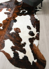 Exotic Tricolor Cowhide Rug (Size: 230 X 210 CM) CHR2621