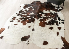 Exotic Tricolor Cowhide Rug (Size: 230 X 200 CM) CHR2631