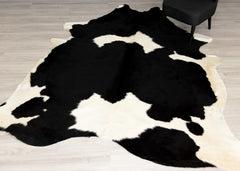 Black And White Cowhide Rug (Size: 280 x 230 CM)