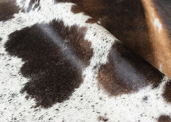 Salt Pepper Tri-Color Cowhide Rug (Size: 240 x 210 CM)