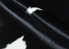 Black And White Cowhide Rug (Size: 240 x 210 CM)