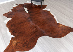 Medium White Spine Belly Brindle Cowhide Rug (Size: 240 x 200 CM)