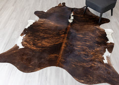 Dark White Spine Belly Brindle Cowhide Rug (Size: 230 x 200 CM)