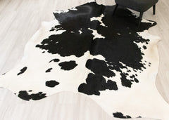 Black And White Cowhide Rug (Size: 240 X 200 CM) CHR2359