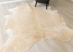 (Rare) Champagne Cowhide Rug (Size: 250 X 220 CM) CHR2370