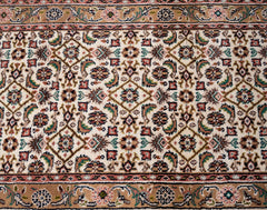 Oriental Agra Hand-Knotted Wool Hallway Runner Rug